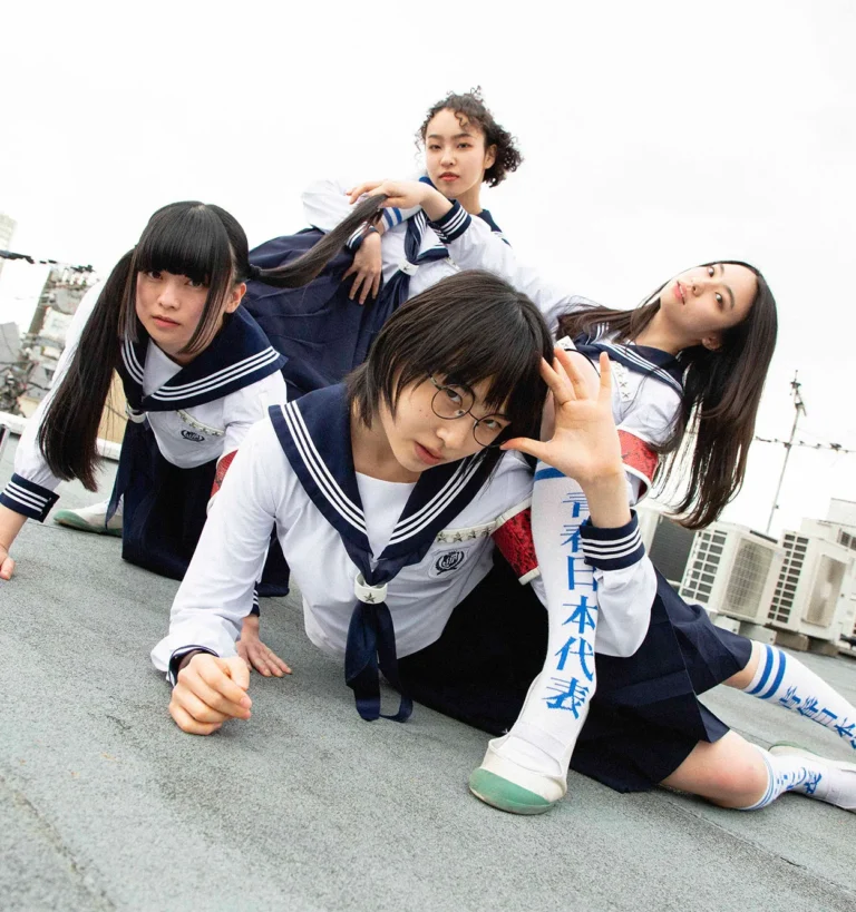 新しい学校のリーダーズはなぜアメリカで人気？日本で売れない理由も